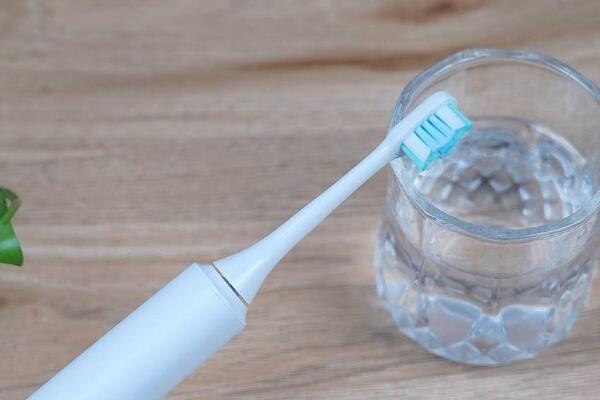 優(yōu)質(zhì)電動(dòng)牙刷