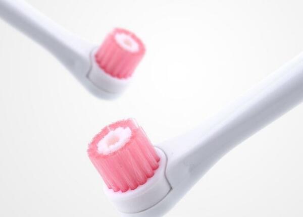 圓頭電動牙刷傷牙齦嗎？電動牙刷圓頭刷牙注意事項